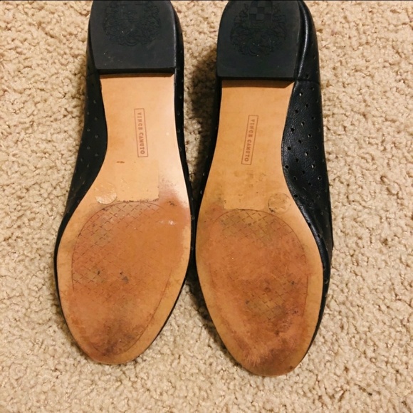 Vince Camuto Flats - Picture 4 of 6